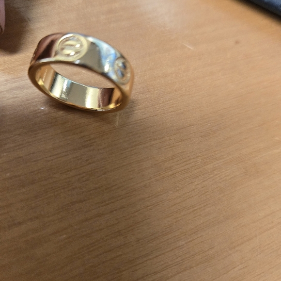 21kgp Duabi Jewelry -Gold Ring with Logo Design - Picture 6 of 8